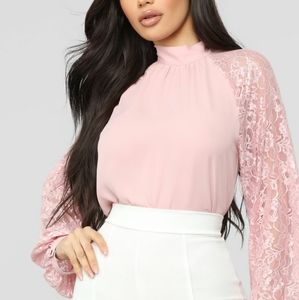 Finders keepers mauve top BNWT